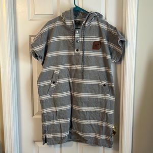 Slow Tide light weight surf poncho.